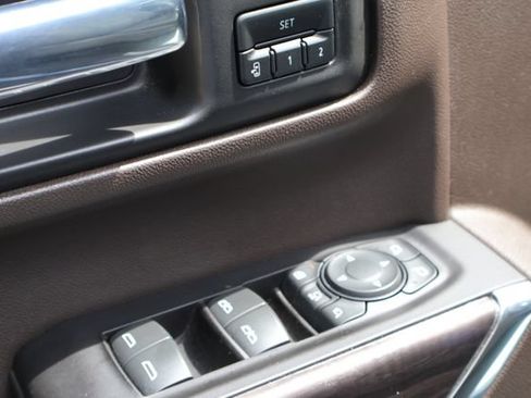 Used 2022 Chevrolet Silverado 2500 LTZ w/ LTZ Premium Package AWD/4WD image 19