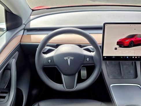 Used 2024 Tesla Model Y Performance AWD/4WD image 12