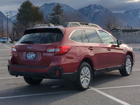 Used 2019 Subaru Outback 2.5i Premium image 3