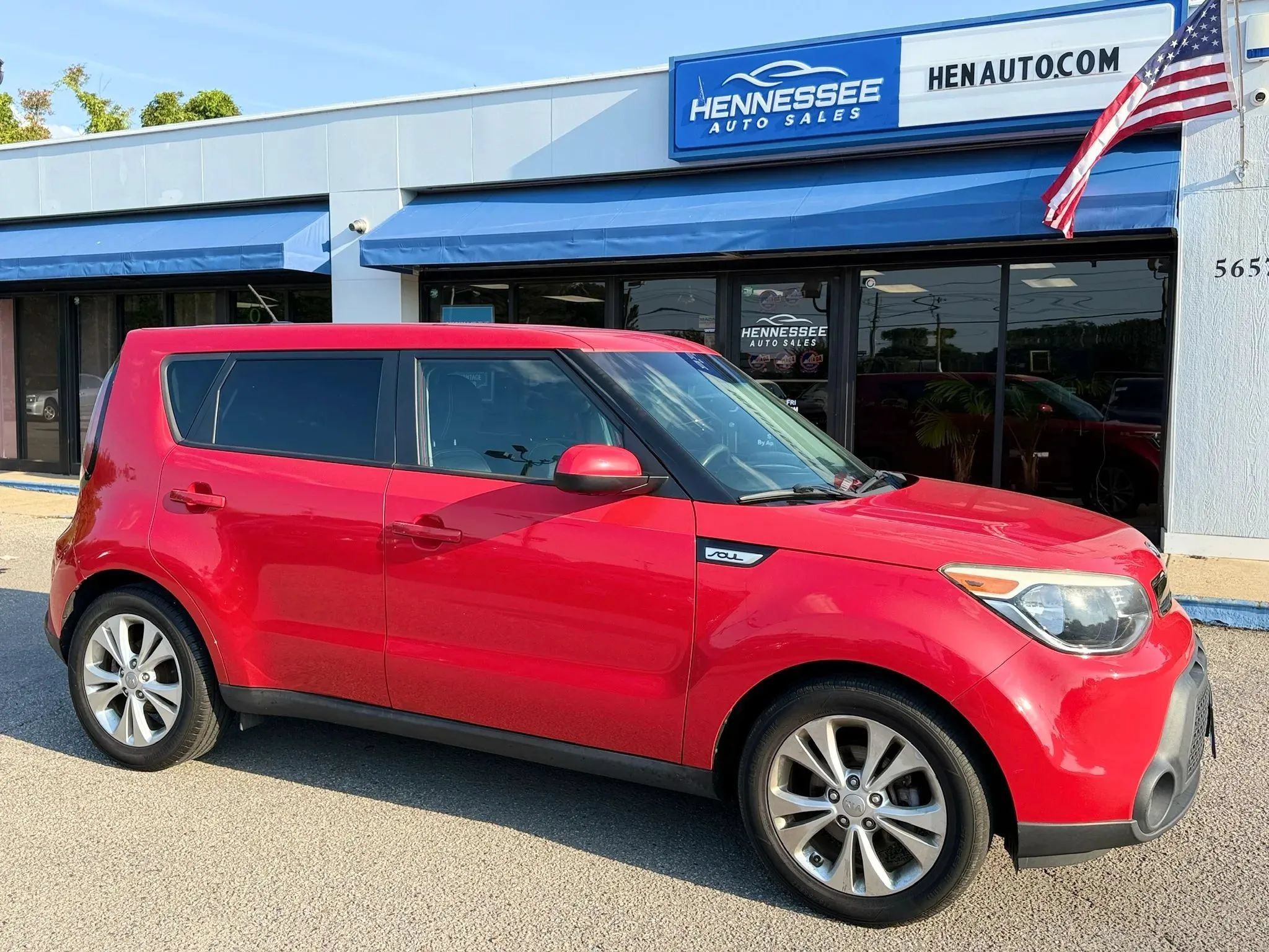 Used 2015 Kia Soul + FWD image 12