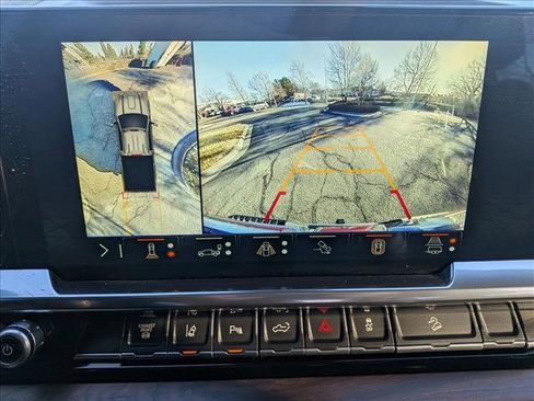 Used 2024 GMC Sierra 3500 SLT w/ SLT Premium Package image 14