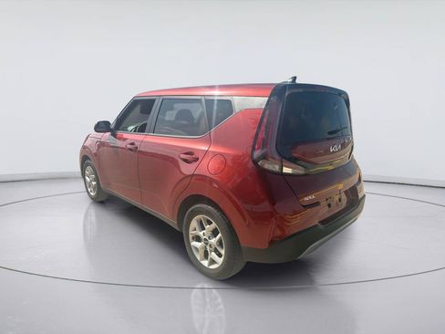 Used 2024 Kia Soul LX w/ Option Group 015 FWD image 3