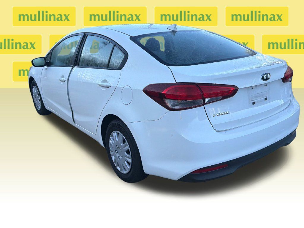 Used 2017 Kia Forte LX FWD image 8