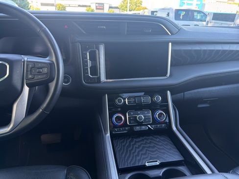 Used 2024 GMC Yukon Denali AWD/4WD image 30