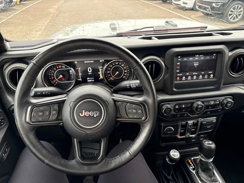 Used 2021 Jeep Wrangler Unlimited Sport AWD/4WD image 10