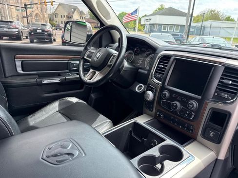 Used 2014 RAM 1500 Laramie w/ Convenience Group AWD/4WD image 10