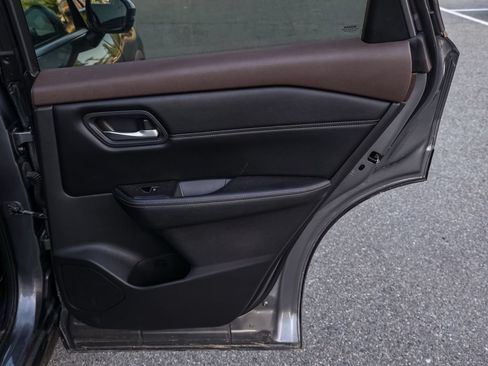 Used 2022 Nissan Rogue SL FWD image 19