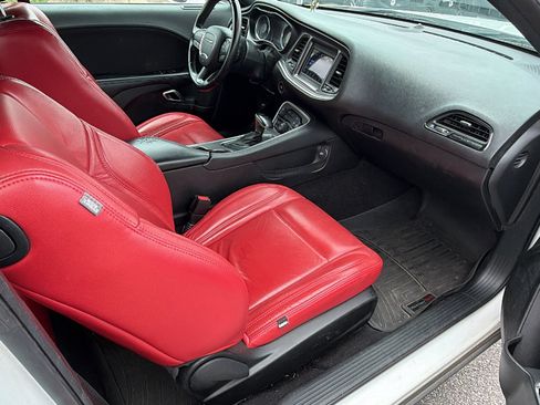 Used 2020 Dodge Challenger SXT RWD image 21