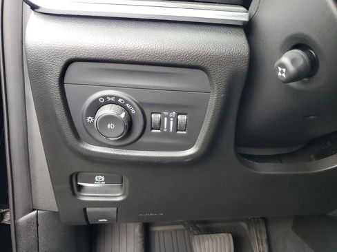 Used 2023 Jeep Grand Cherokee Overland AWD/4WD image 26
