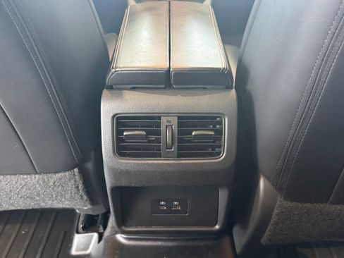 Used 2023 Nissan Rogue SV w/ SV Premium Package AWD/4WD image 28