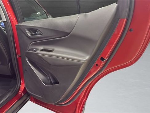 Used 2023 Chevrolet Equinox Premier image 32