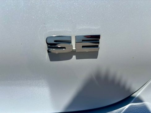 Used 2023 Mitsubishi Outlander SE AWD/4WD image 35