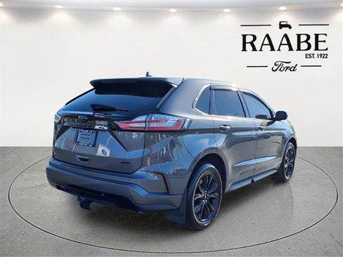 Used 2022 Ford Edge SE w/ Black Appearance Package image 7