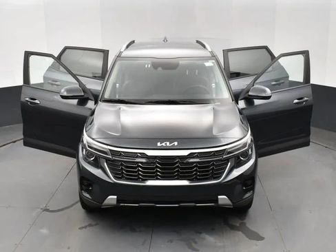 Used 2025 Kia Seltos S image 10