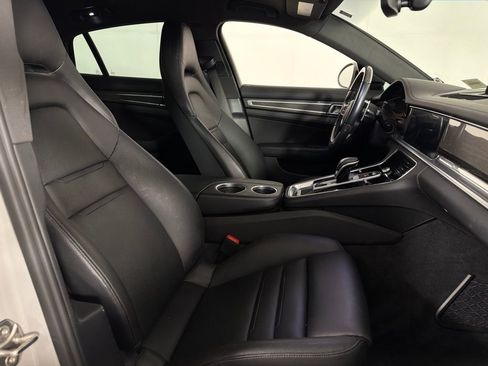 Used 2018 Porsche Panamera 4S AWD/4WD image 32