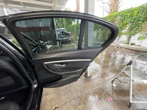 Used 2018 BMW 330i Sedan w/ Convenience Package RWD image 8