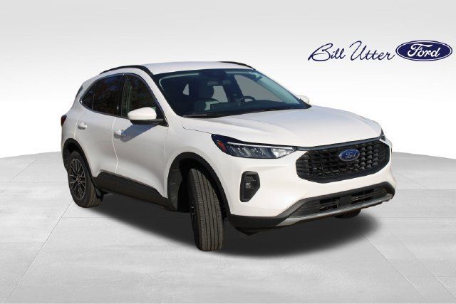 New 2025 Ford Escape SE FWD image 2