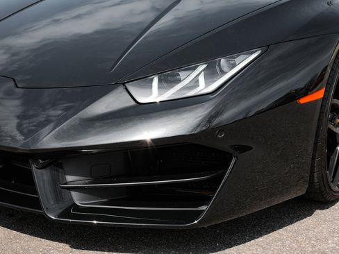 Used 2019 Lamborghini Huracan LP 580-2 image 6