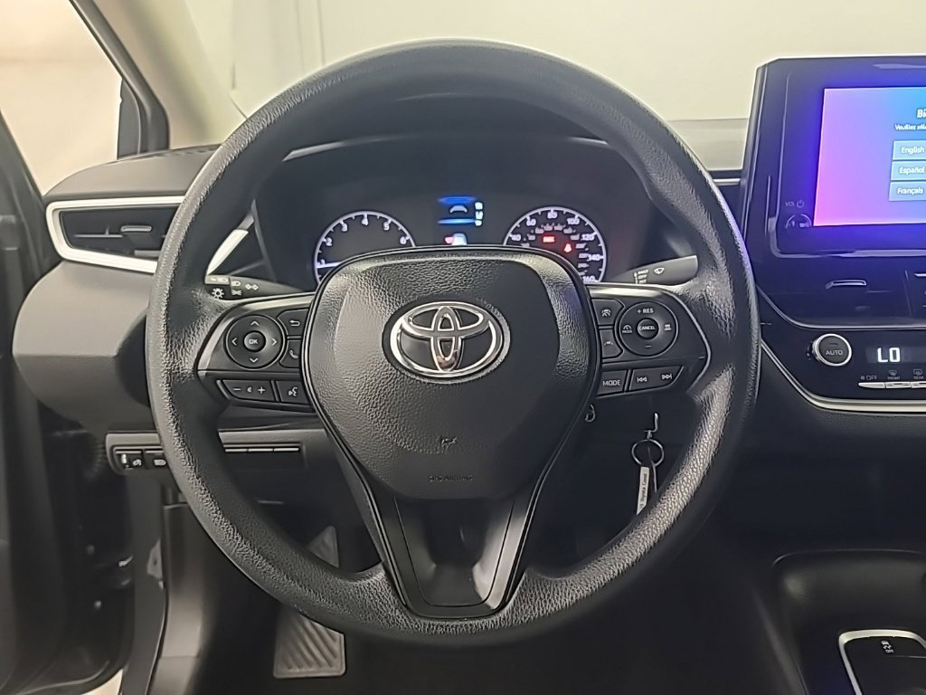 Used 2025 Toyota Corolla LE FWD image 31