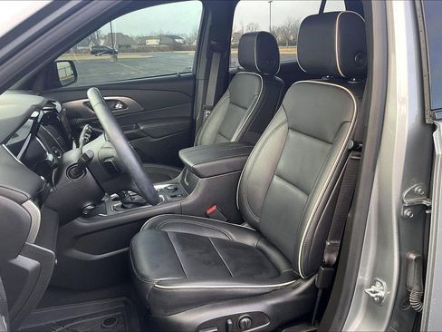 Used 2024 Chevrolet Traverse Premier w/ Redline Edition image 7