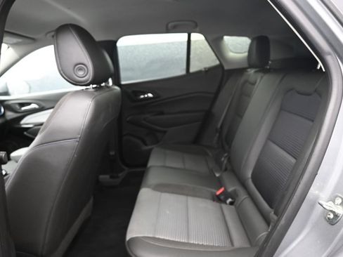Used 2025 Chevrolet Trax LT FWD image 24