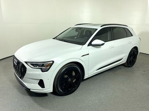 Certified 2022 Audi e-tron Premium w/ Convenience Plus Package AWD/4WD image 25