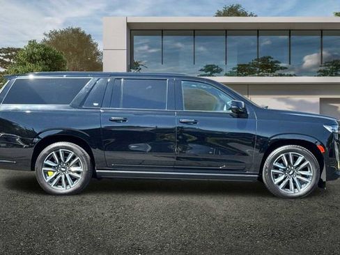 Certified 2024 Cadillac Escalade ESV Sport Platinum image 3