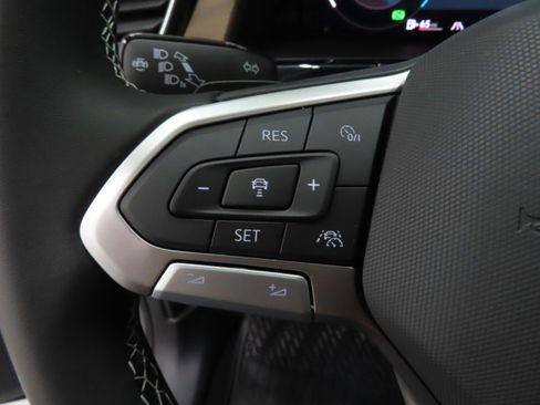 New 2026 Volkswagen Atlas SE image 13