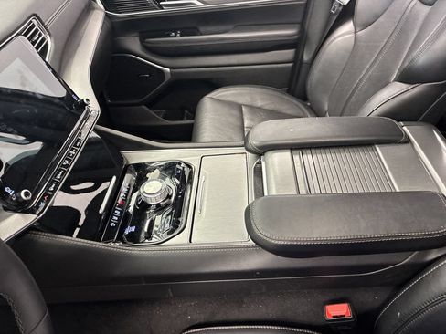 Used 2023 Jeep Wagoneer Series II AWD/4WD image 23