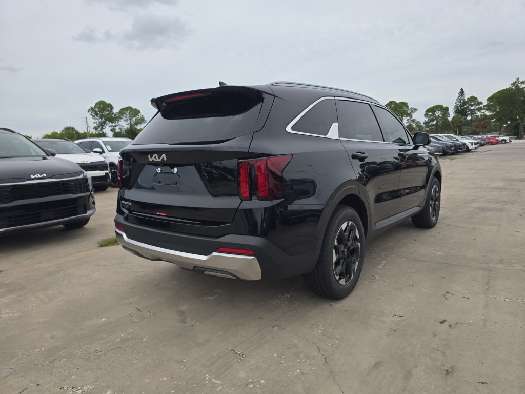 New 2026 Kia Sorento S FWD image 8