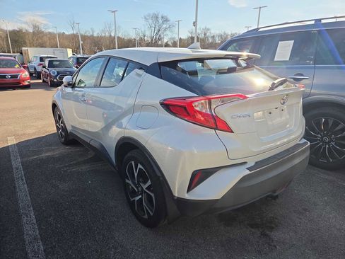 Used 2018 Toyota C-HR XLE image 7