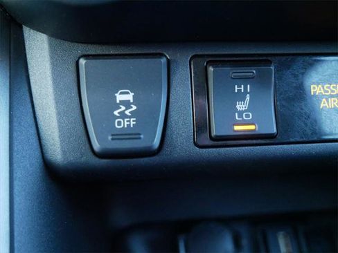 Certified 2022 Toyota RAV4 XLE image 21