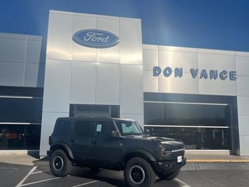 New 2025 Ford Bronco Badlands w/ Sasquatch Package image 1