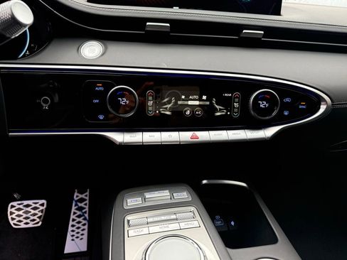 Used 2025 Genesis GV70 3.5T Sport w/ Sport Prestige Package image 25