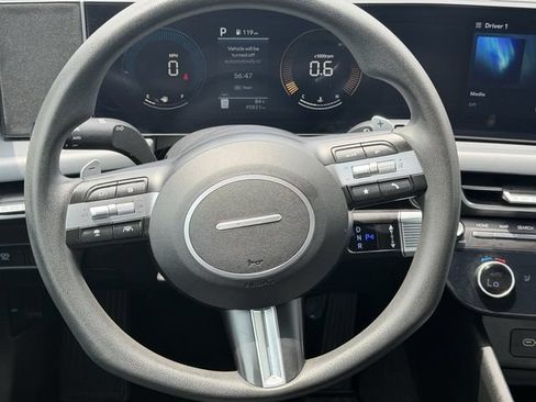 Used 2025 Hyundai Sonata SEL FWD image 11
