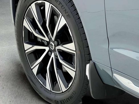 Used 2023 Volvo XC60 B5 Plus w/ Climate Package AWD/4WD image 38