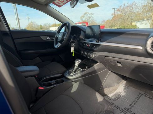 Used 2021 Kia Forte LXS image 27