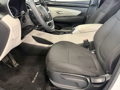 Certified 2023 Hyundai Tucson SE image 10