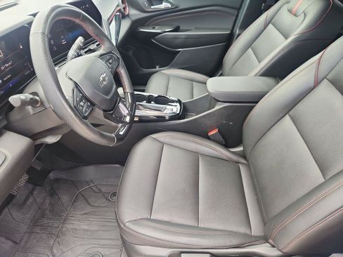 Used 2024 Chevrolet Trax RS w/ Sunroof Package FWD image 20