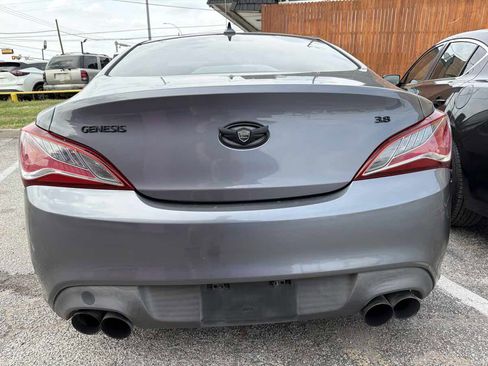 Used 2015 Hyundai Genesis 3.8 image 3