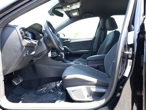 Used 2025 Volkswagen Jetta Sport FWD image 13