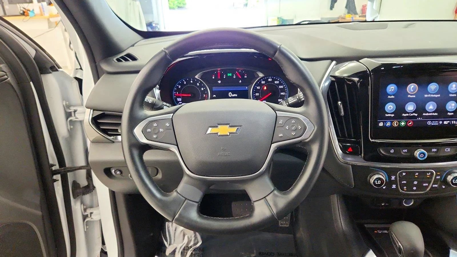 Used 2023 Chevrolet Traverse LT FWD image 26