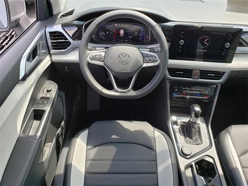 New 2025 Volkswagen Taos SEL image 10