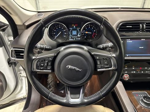 Used 2018 Jaguar F-PACE Prestige image 25