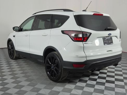 Used 2018 Ford Escape SE w/ SE Sport Appearance Package FWD image 5