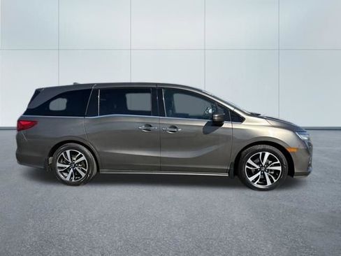 Used 2018 Honda Odyssey Elite image 2