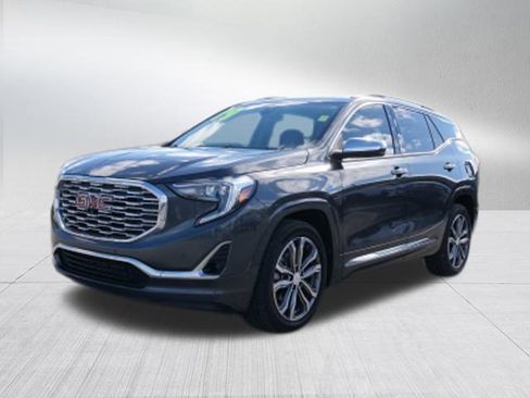 Used 2019 GMC Terrain Denali w/ Advanced Safety Package image 7