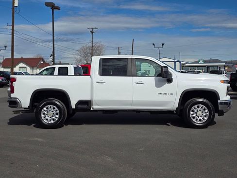 Used 2024 Chevrolet Silverado 3500 LT w/ Convenience Package image 6