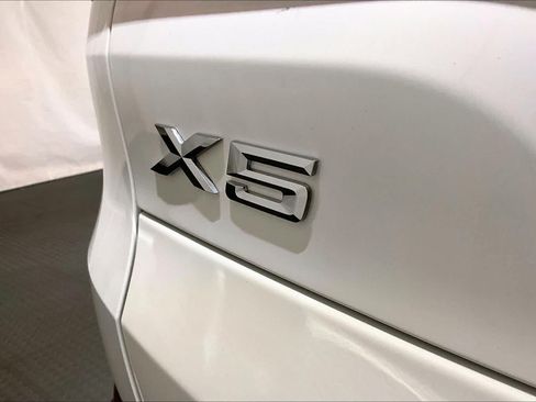 Used 2022 BMW X5 xDrive40i w/ Premium Package AWD/4WD image 9