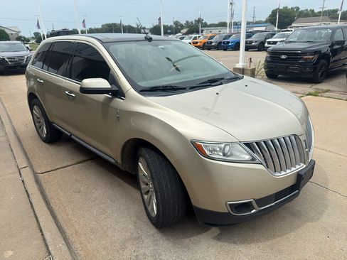 Used 2011 Lincoln MKX 2WD w/ 101A Rapid Spec Order Code image 4